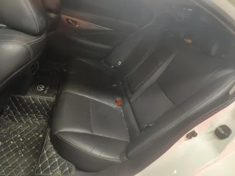 Infiniti Q50L