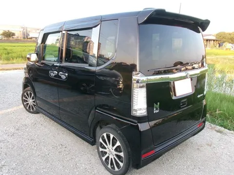 Honda N-BOX Custom