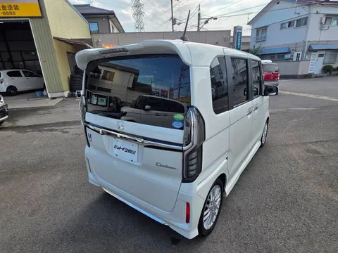 Honda N-BOX Custom