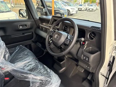 Honda N-BOX Custom
