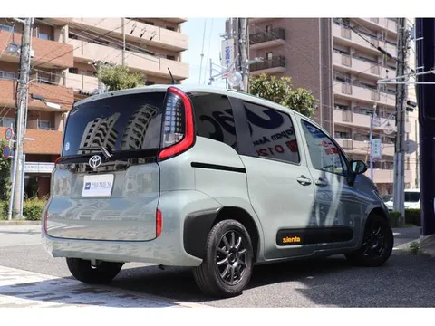 Toyota Sienta