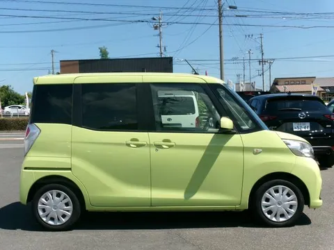 Nissan Dayz Roox