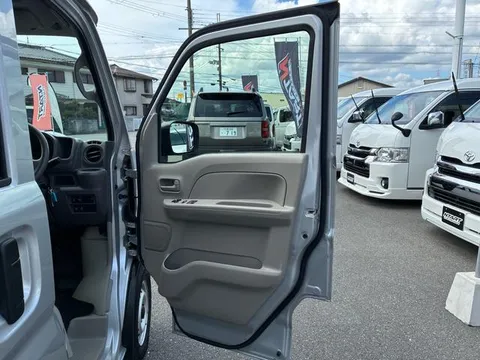 Nissan Clipper