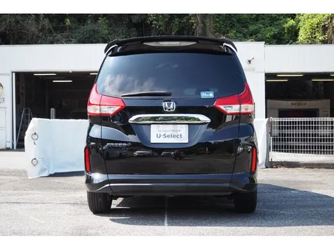 Honda Freed Plus