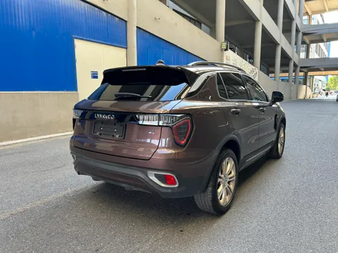 Lynk & Co 01