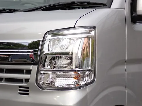 Nissan Clipper Van