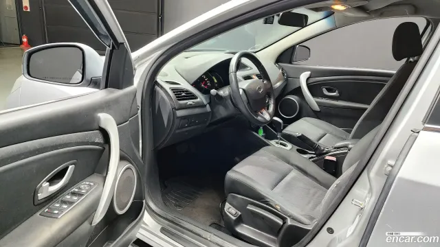 Renault SM3