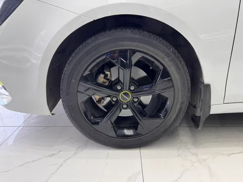 Roewe i6