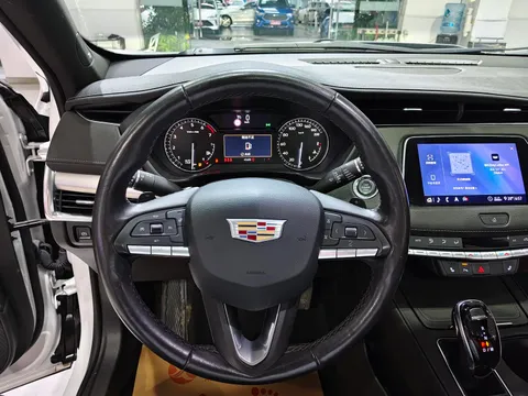 Cadillac XT4