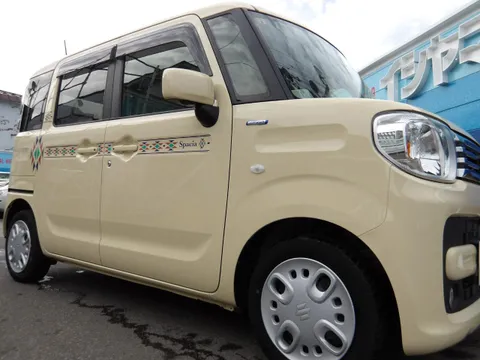 Suzuki Spacia
