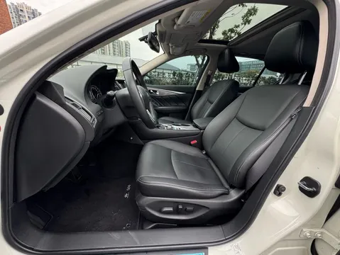 Infiniti Q50L