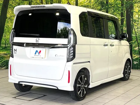 Honda N-BOX Custom