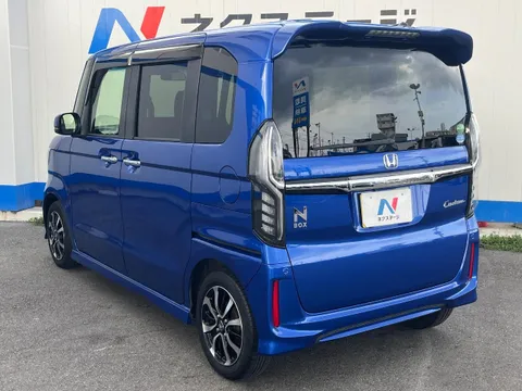 Honda N-BOX Custom
