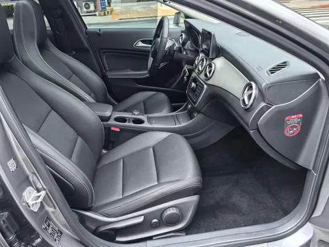 Mercedes-Benz Mercedes-Benz GLA