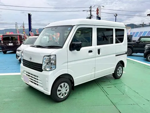 Nissan Clipper Van