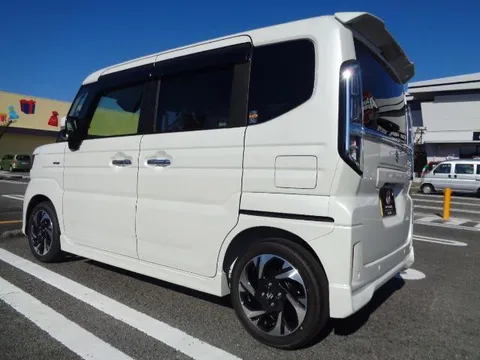 Suzuki Spacia Custom
