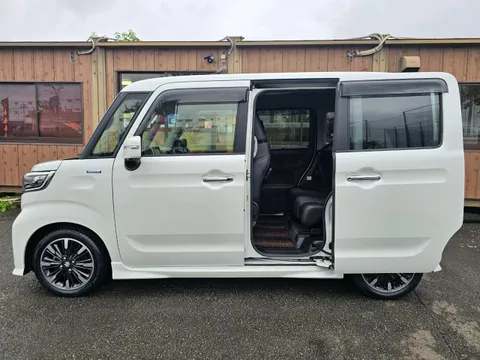 Suzuki Spacia Custom