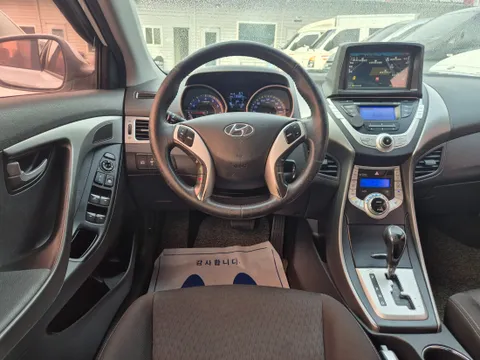 Hyundai Elantra (Avante)