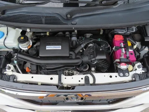 Honda N-BOX Custom