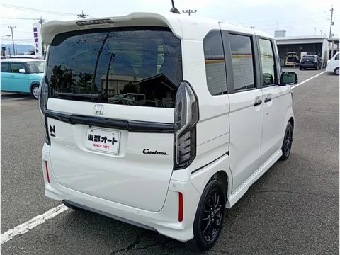 Honda N-BOX Custom