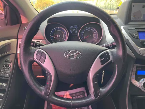 Hyundai Elantra (Avante)