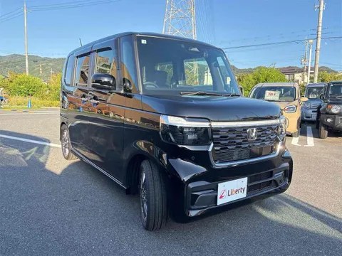 Honda N-BOX Custom