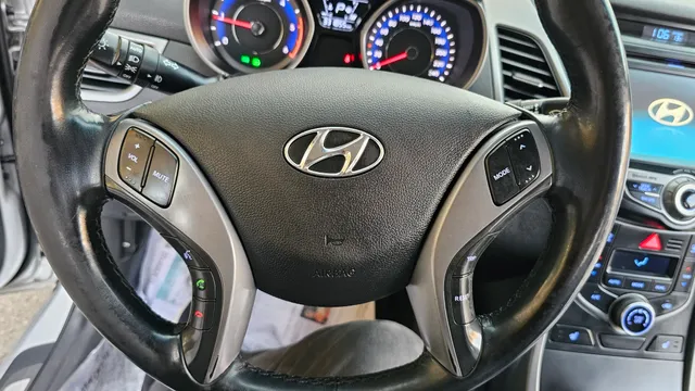 Hyundai Elantra (Avante)