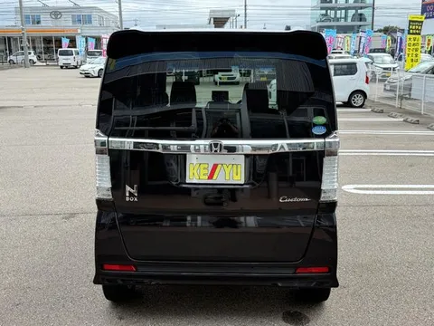 Honda N-BOX Custom