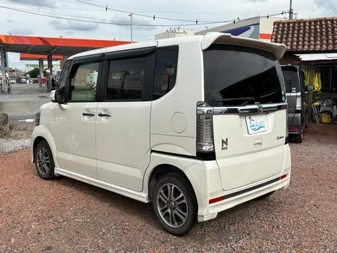 Honda N-BOX Custom