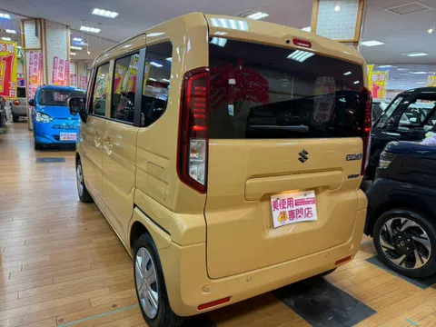 Suzuki Spacia