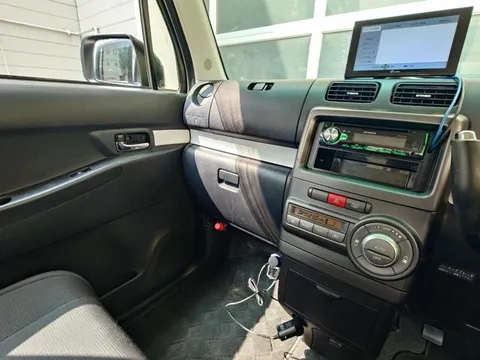 Toyota Pixis Space
