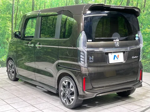 Honda N-BOX Custom