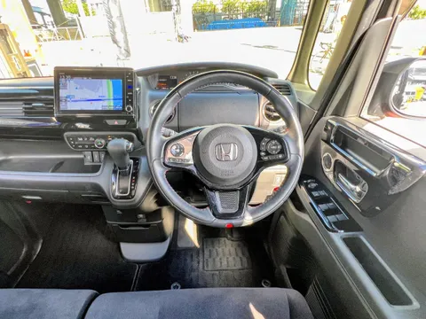 Honda N-BOX Custom