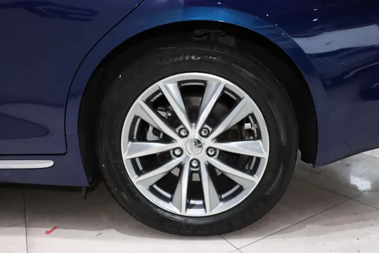 Infiniti Q50L