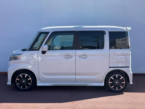 Suzuki Spacia Custom