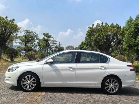 Peugeot 408