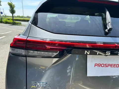 Nissan Note Aura
