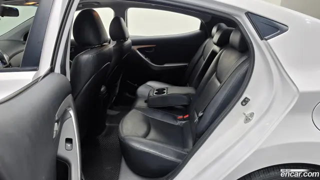 Hyundai Elantra (Avante)