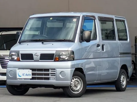 Nissan Clipper Van