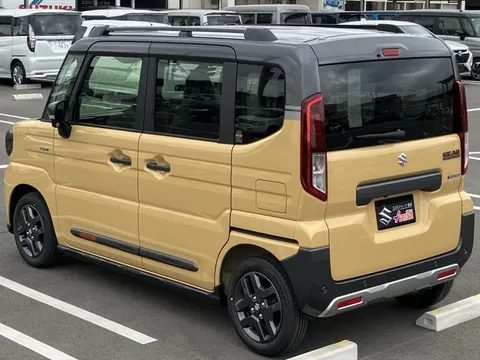 Suzuki Spacia Gear