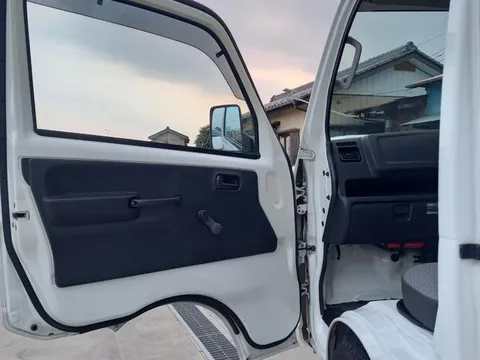 Mazda Scrum Truck