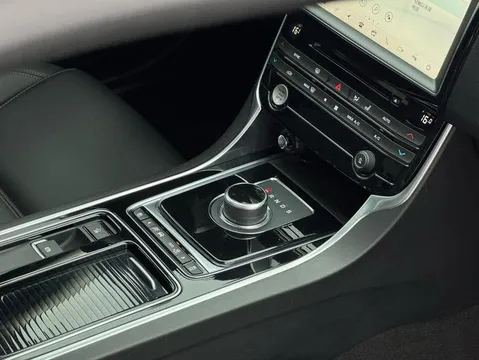 Jaguar XEL