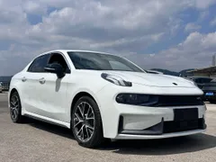 Lynk & Co 03