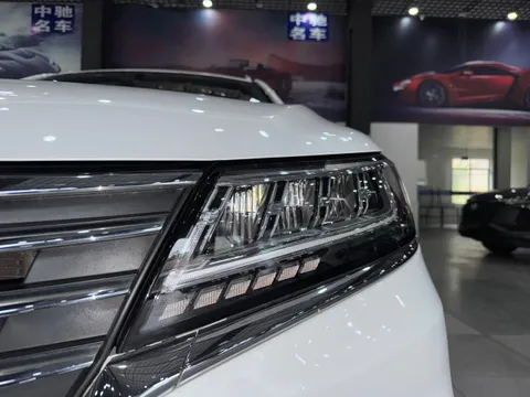 Roewe RX5