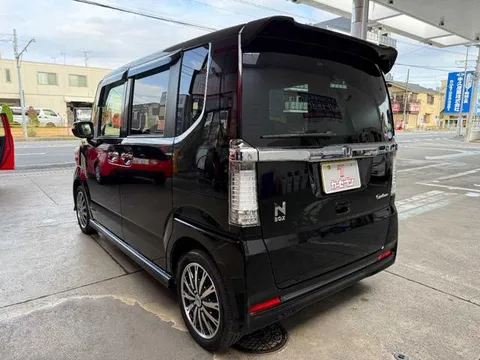 Honda N-BOX Custom