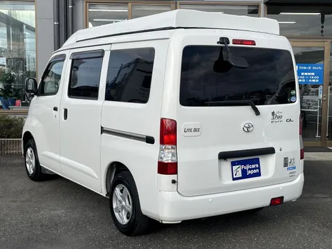 Toyota TownAce Van