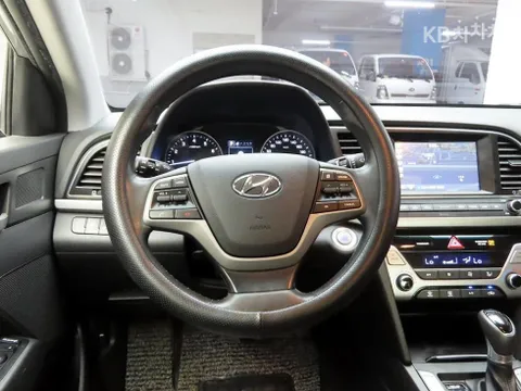 Hyundai Elantra (Avante)