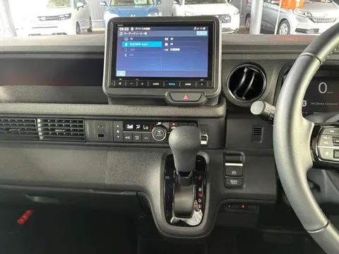 Honda N-BOX Custom