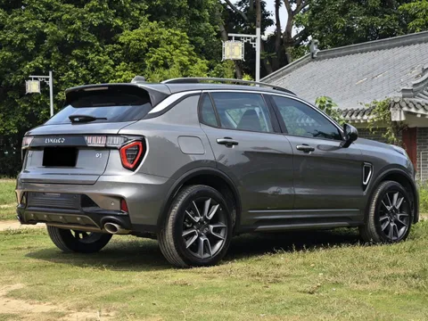 Lynk & Co 01