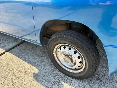 Nissan Clipper Van